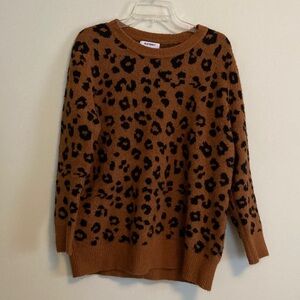 Old Navy Women's Cheetah Print Crew Neck Sweater